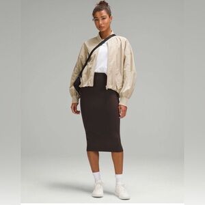 NWT - Nulu Slim-Fit HR Skirt